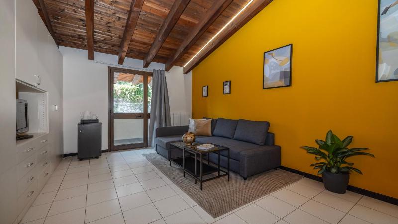 Family Room with Street View image 4