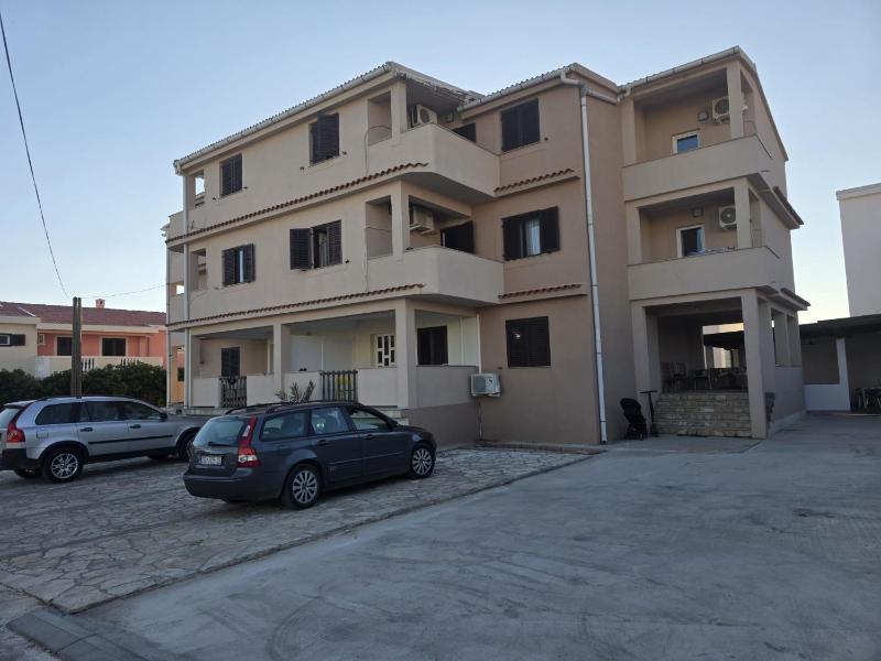 One-Bedroom Apartment with Balcony image 3