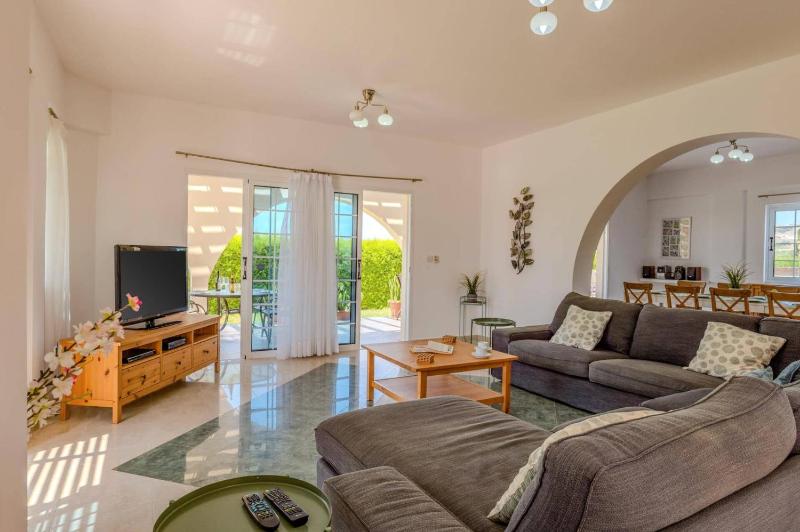 Villa Joanna Coral Bay by Villa Plus - image 5