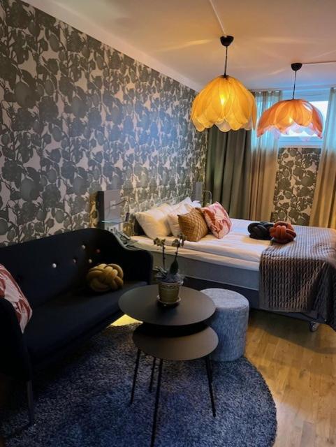Superior Twin Room image 3
