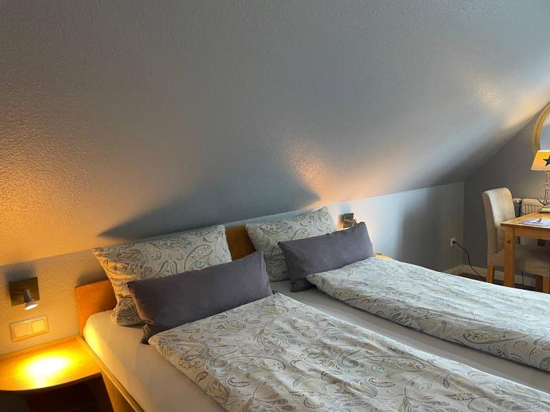 Double Room image 4