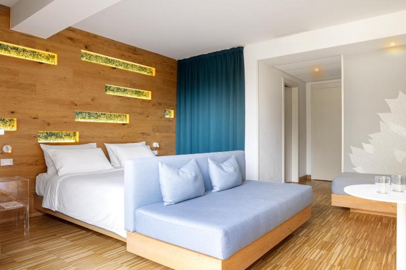 Junior Suite Deluxe with Park View image 1