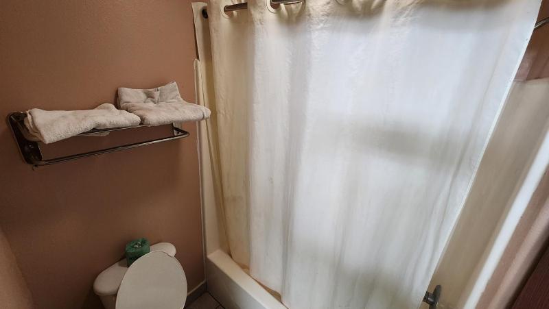 King Bed with Kitchenette Non-Smoking image 4