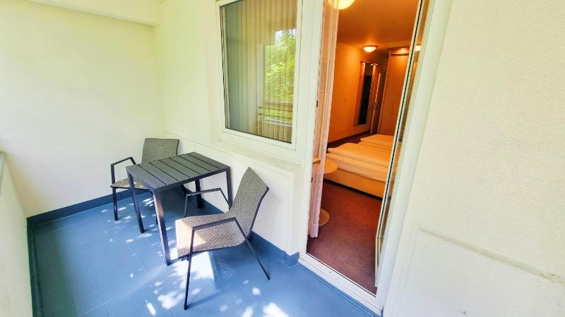 Double Room with Balcony image 4