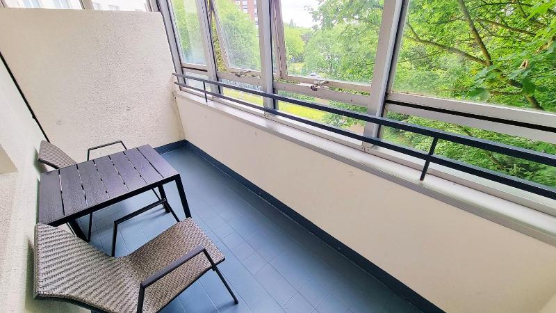 Double Room with Balcony image 3