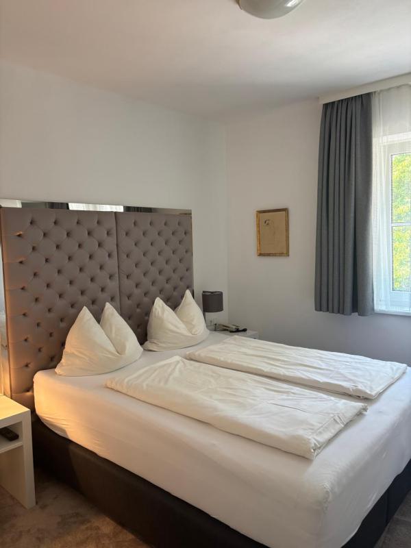 Budget Double or Twin Room image 1