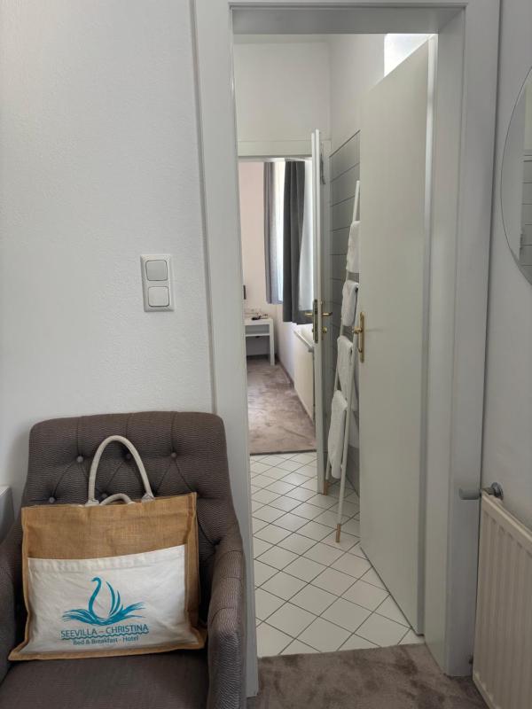 Budget Double or Twin Room image 3