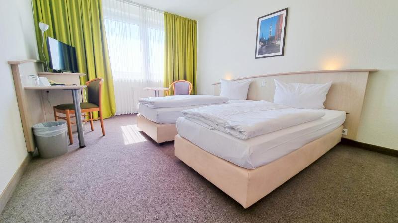 Double or Twin Room image 4