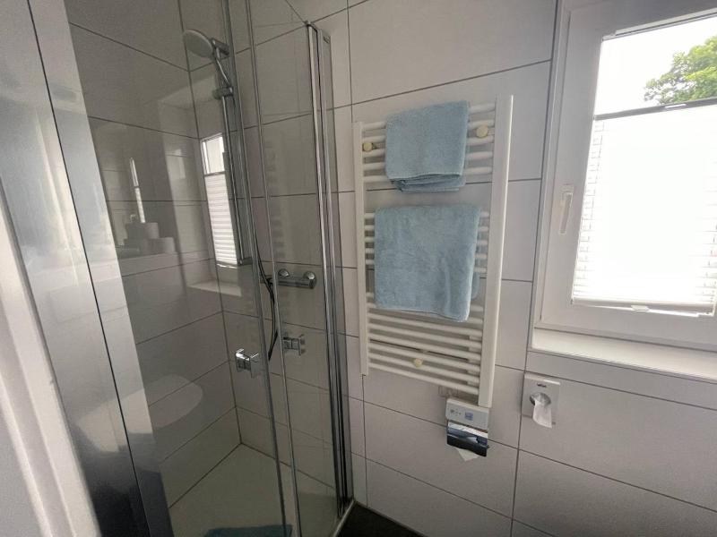 Small Single Room image 3