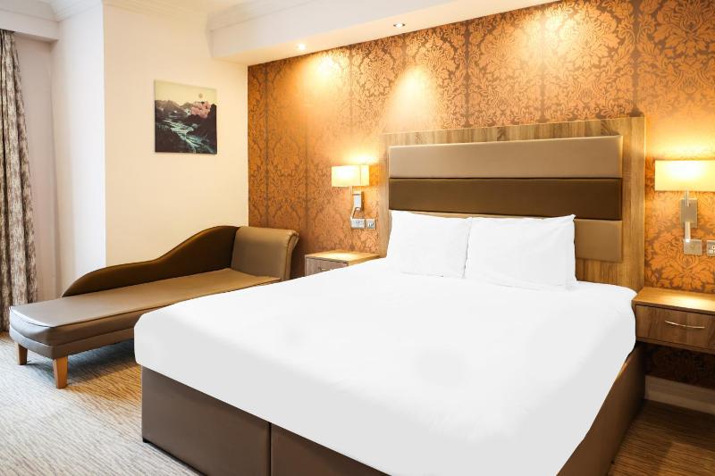 Double Room image 3
