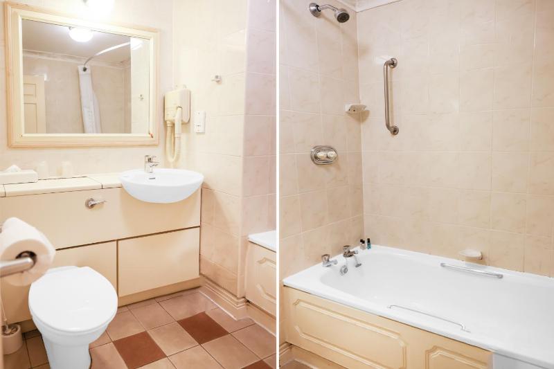 Standard Double Room image 2