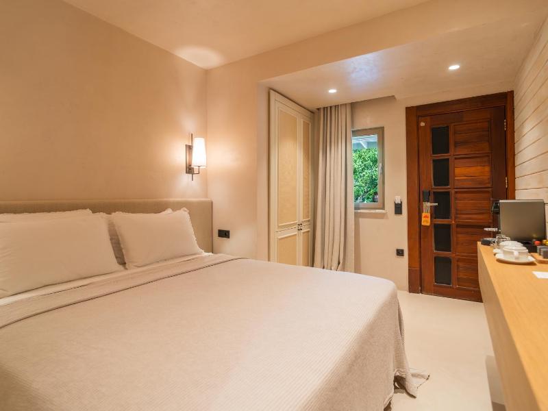 Kumquat Room image 4