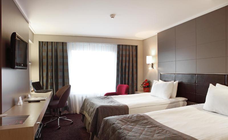 Twin Room image 4