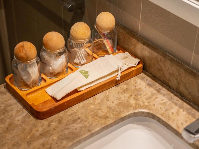 Lemon Family Room image 4