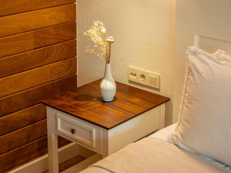 Lemon Family Room image 2