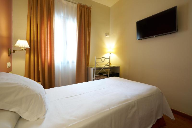 Single Room image 1