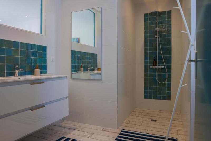Large Double or Twin Room image 4