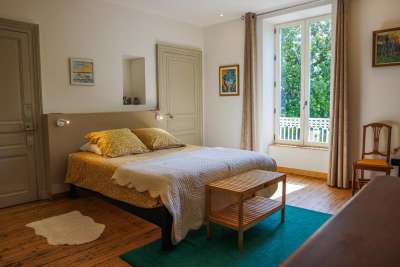 Deluxe Double Room with Bath image 1