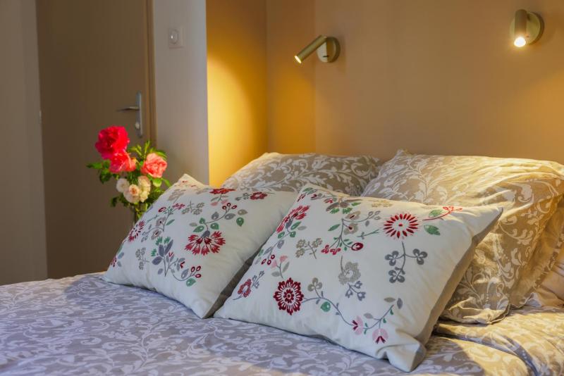 Small Double Room image 4