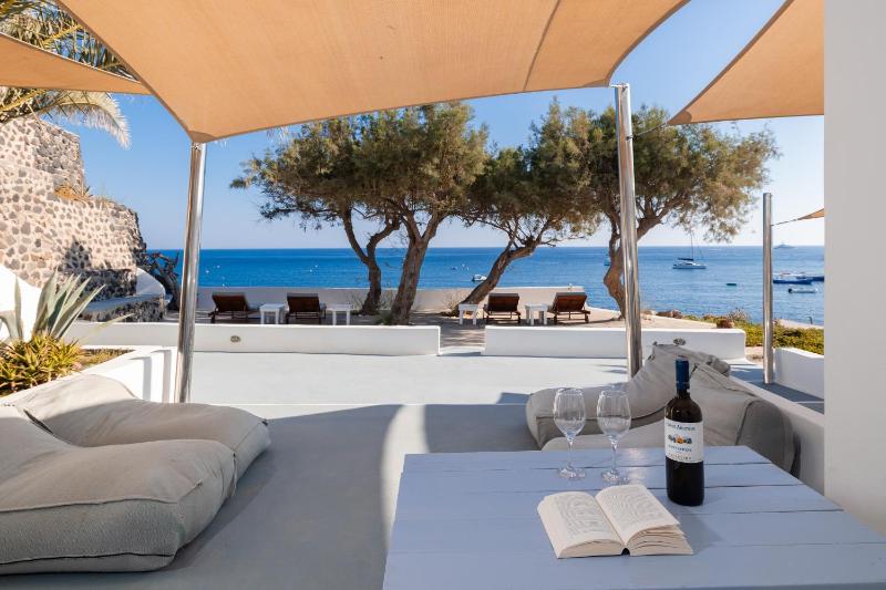 Family Room with Sea View image 3