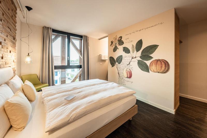 Classic Double Room image 1