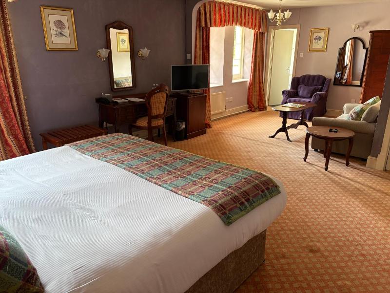 Large Double Room image 4