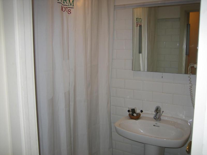 Apartment (4 Adults) image 3