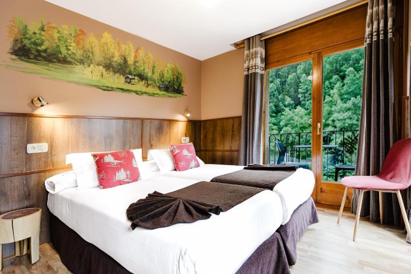 Apartment with Mountain View image 4