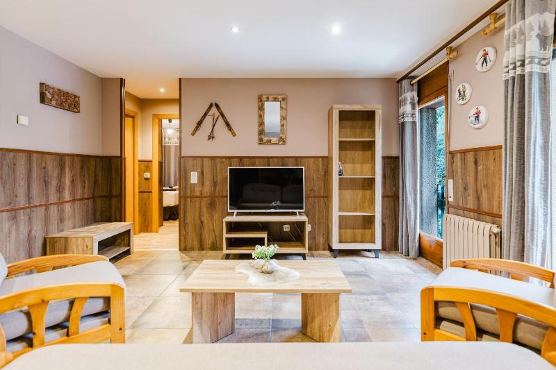 Apartment with Mountain View image 1