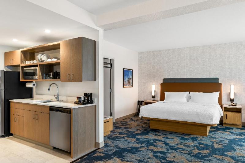 Family King Suite with Bunk Bed and Sofa Bed image 3