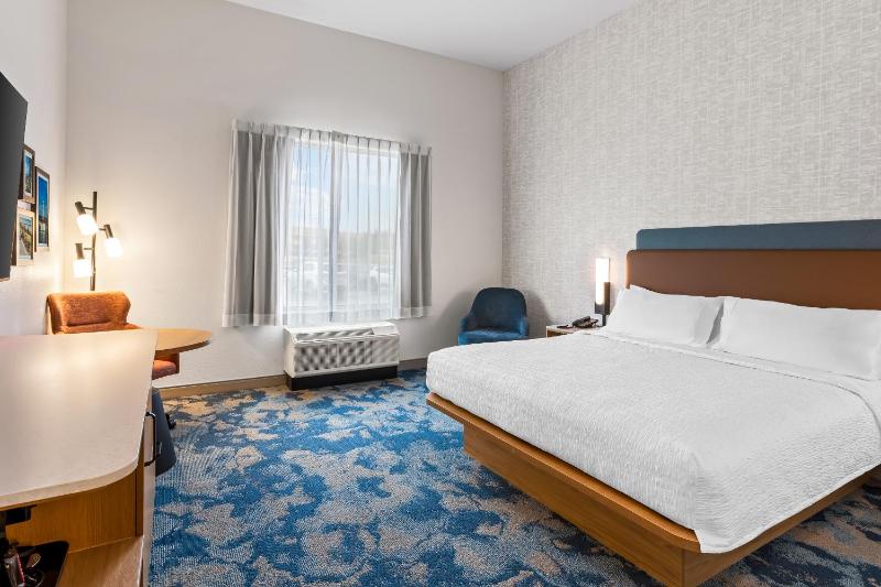 King Room image 3
