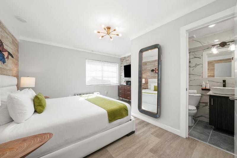 Two Bedroom Queen Suite image 4