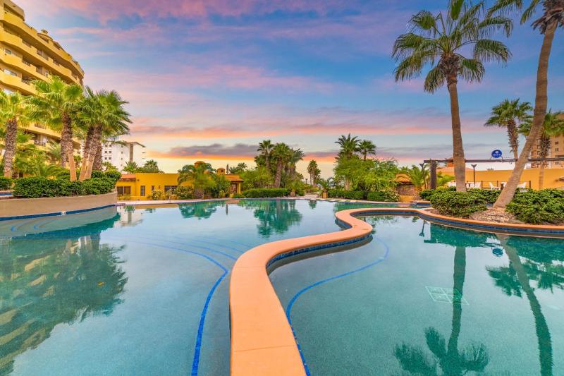 Bella Sirena 2BR 2BA 3rd Floor Ocean View B301 - image 19