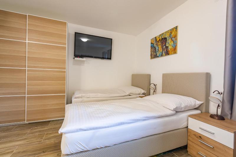 Apartment image 2