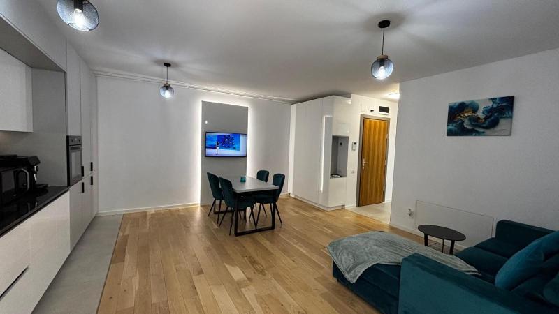 Monarch Luxury Apartment - image 7