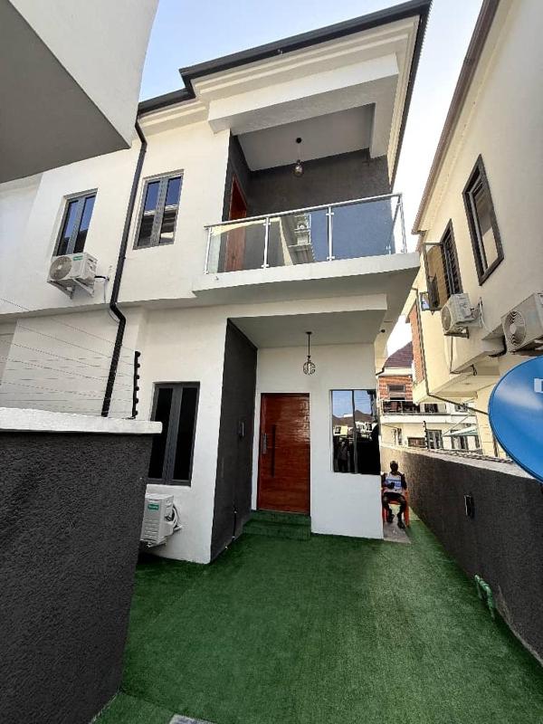 Four bedroom Luxury house Lekki - image 1