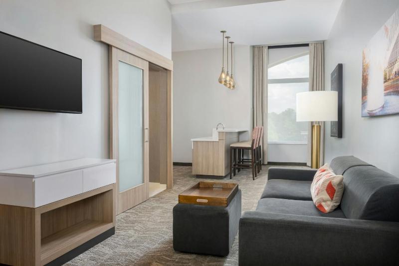 Queen Suite with 2 Queen Beds - Trundle Bed image 4