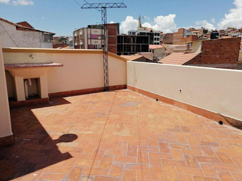 Confortable casa céntrica con terraza - image 12