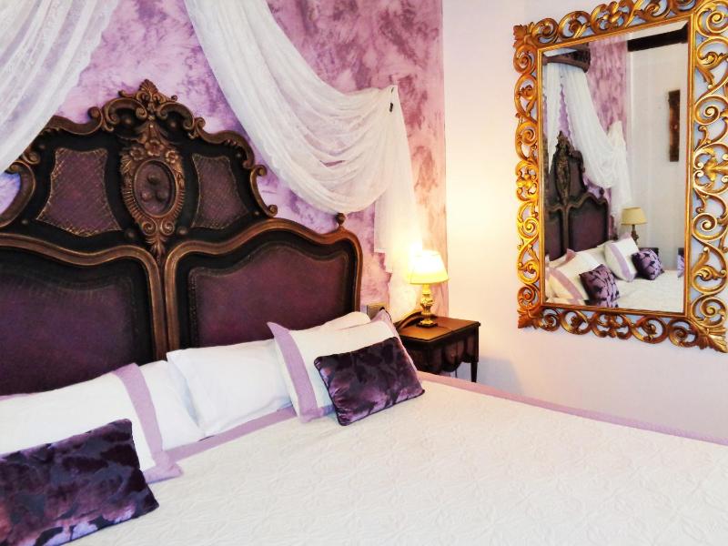 Deluxe Double Room image 4