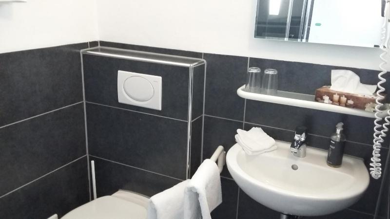 Small Double Room image 2