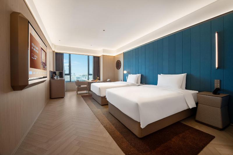 Crystal Hotel Qingdao The Mall of Splendors - image 29