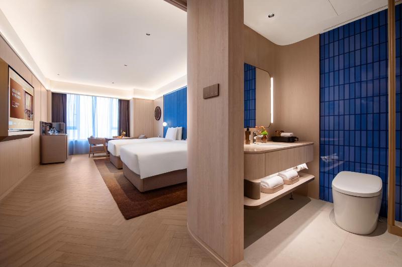 Crystal Hotel Qingdao The Mall of Splendors - image 26