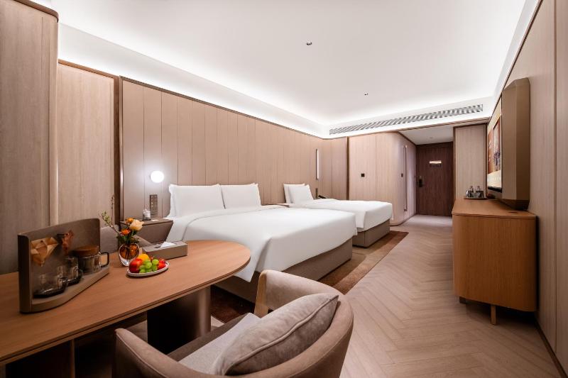Crystal Hotel Qingdao The Mall of Splendors - image 28