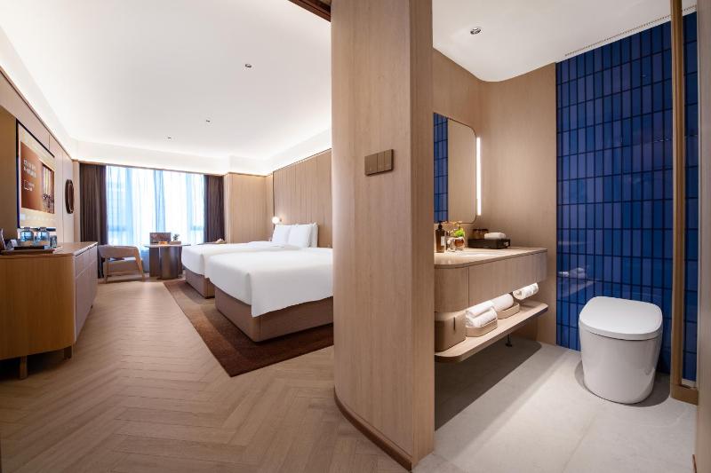 Crystal Hotel Qingdao The Mall of Splendors - image 36