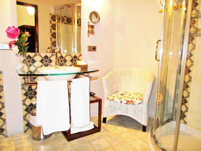 Charm Double Room image 3
