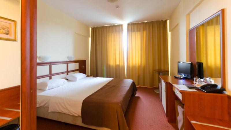 Standard Double Room image 2