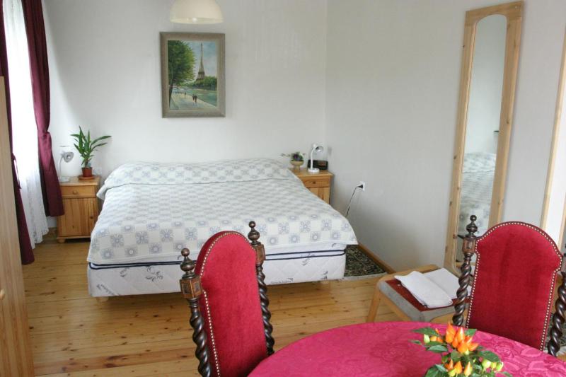 Studio Apartment with Kitchenette image 2