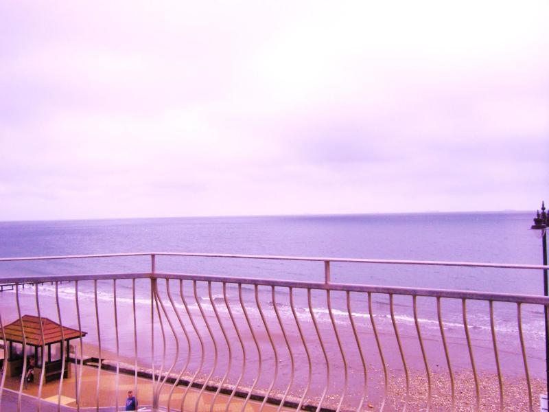 Deluxe Double Room with Balcony and Sea View image 3