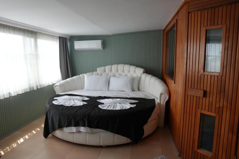Junior Suite with Sauna image 3