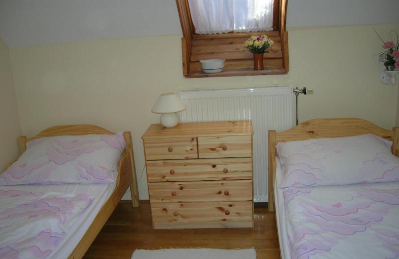 Twin Room with Shared Bathroom image 1